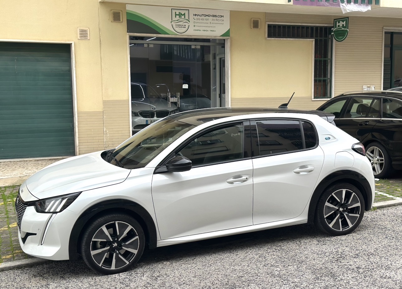 PEUGEOT E-208 GT 